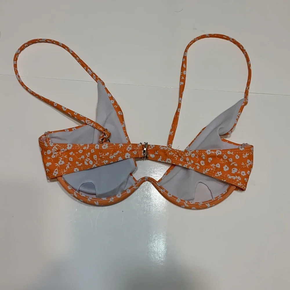 Swimsuit - Picture 4 of 6